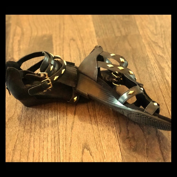 Black, Stylish Gladiator Sandals Size 8 - Picture 4 of 8